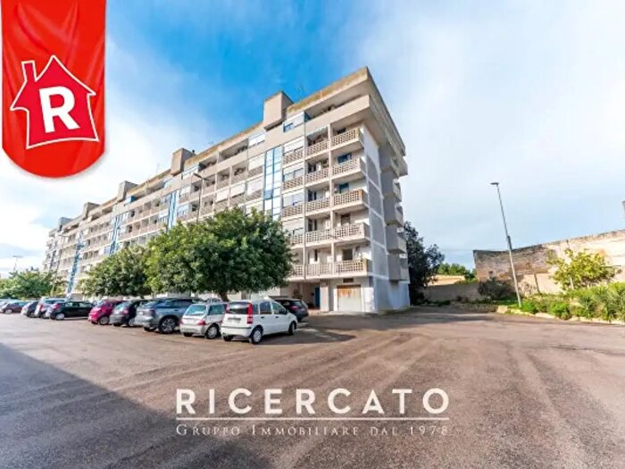 Appartamento con 5 locali in vendita in Piazzale Milano, Lecce