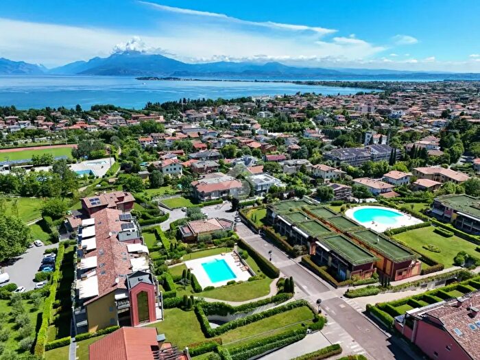 Appartamento trilocale in vendita in Via Comboni, Desenzano Del Garda