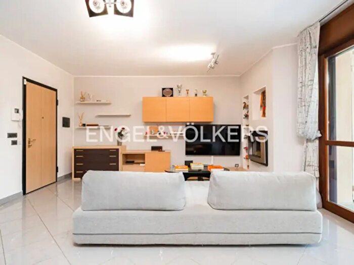 Appartamento con 5 locali in vendita in Via Giovanni Guareschi, Modena