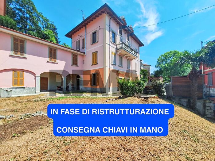 Appartamento bilocale in vendita in Via Saltrio, Viggiu'