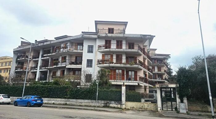 Appartamento trilocale in vendita in Via Raffaele Delcogliano Pacevecchia Benevento Campania Italia, Benevento