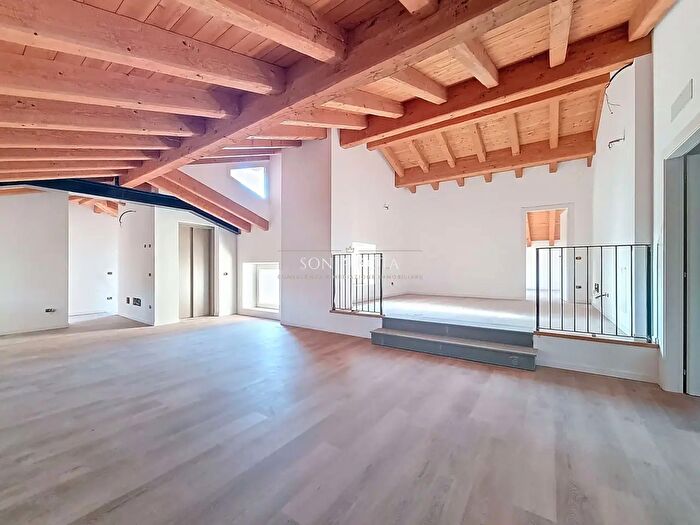 Casa quadrilocale in vendita in Via Comun Nuovo b, Stezzano