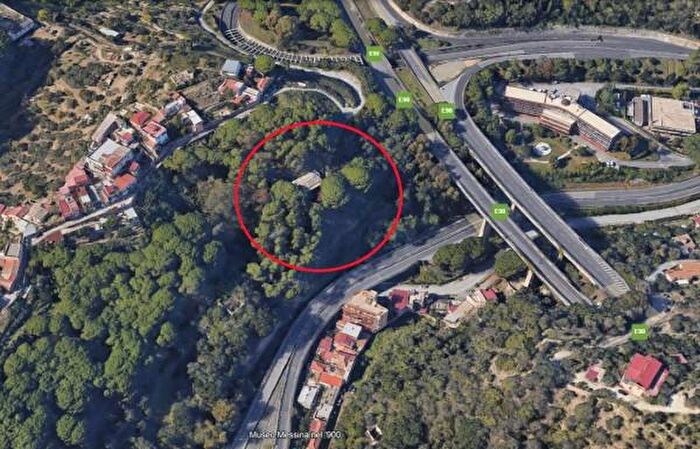 Casa trilocale in vendita in Via Puntale Arena, Messina