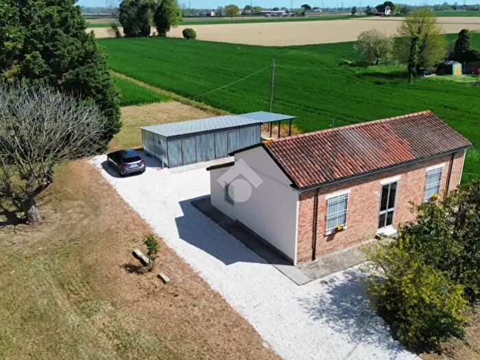 Casa con 5 locali in vendita in Via Chiesa, Ravenna
