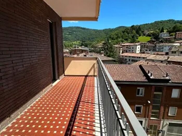 Appartamento trilocale in vendita in Via Papa Giovanni XXIII, Leffe