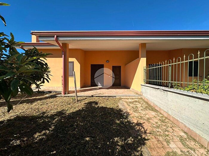 Casa con 6 locali in vendita in Via Francesco Petrarca, Nerola