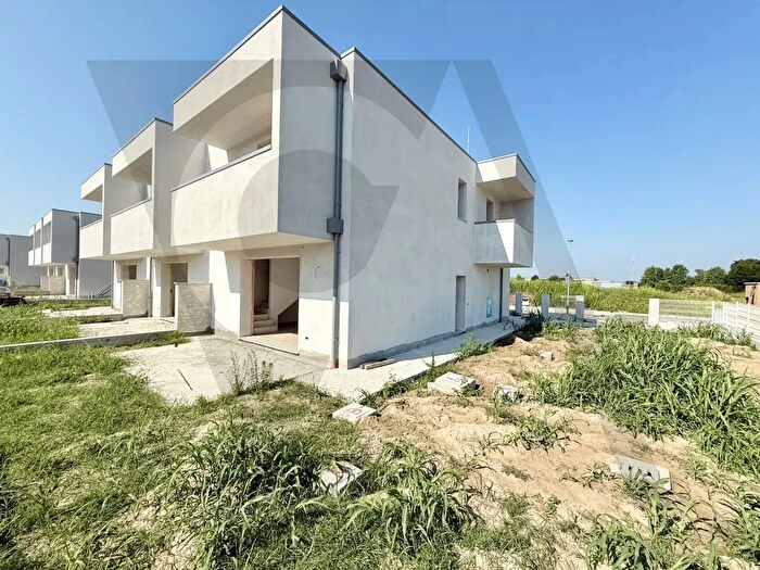 Casa quadrilocale in vendita in Legnaro