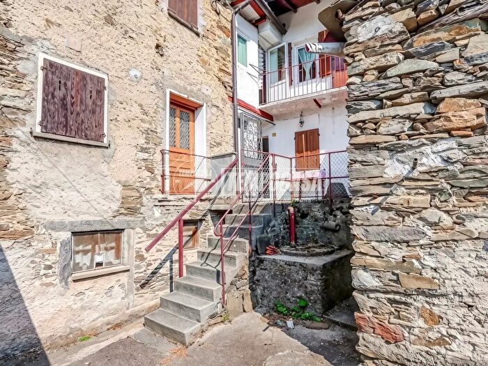Case in Vendita e in Affitto - 2