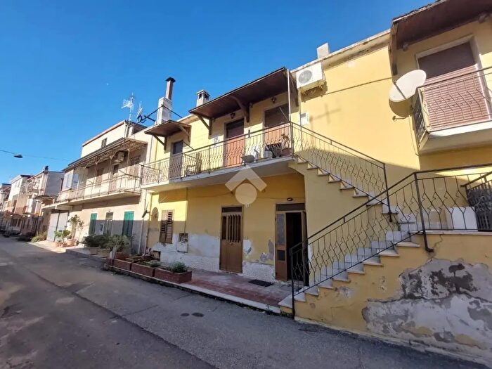 Appartamento bilocale in vendita in Via Algeri, Cropani