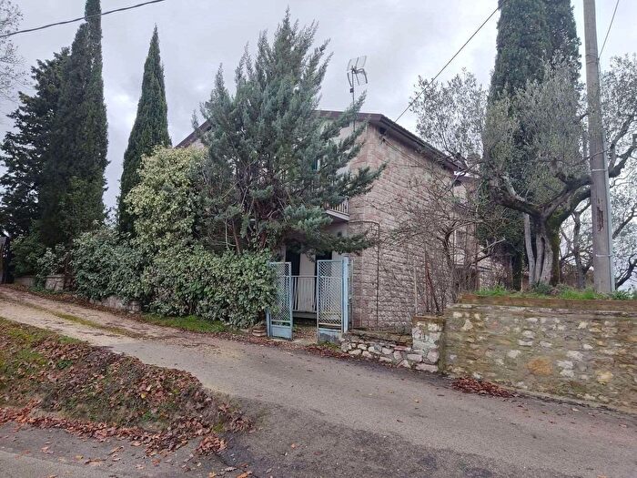 Appartamento trilocale in vendita in Roma, Collazzone