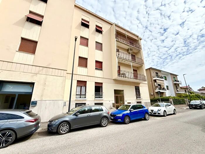 Appartamento quadrilocale in vendita in Via Felsinea, Grosseto