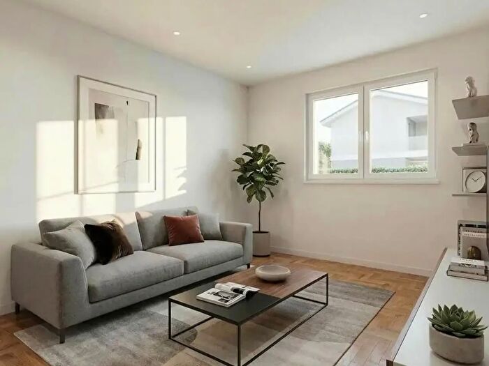 Appartamento trilocale in vendita in Via Maggio, Trofarello