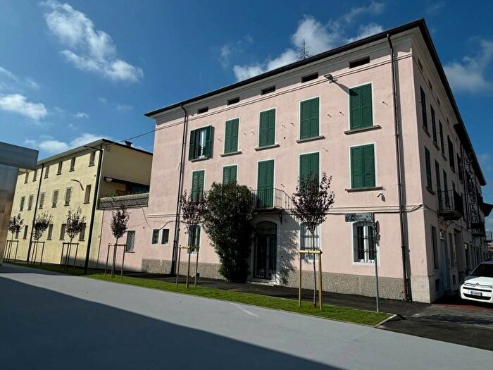 Appartamento trilocale in affitto in Fiumicello, Brescia