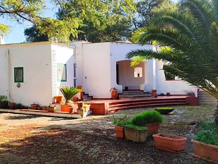 Casa con 6 locali in vendita in Cda Pizzo del Vento, Martina Franca