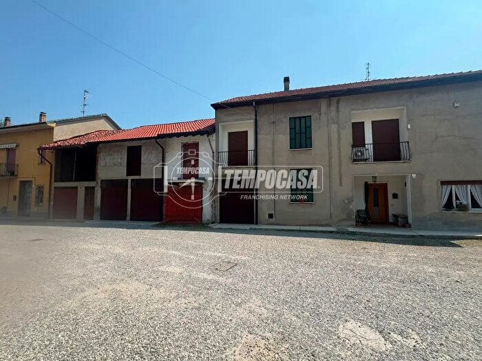 Casa bilocale in vendita in Via per Mocchirolo B, Lentate Sul Seveso