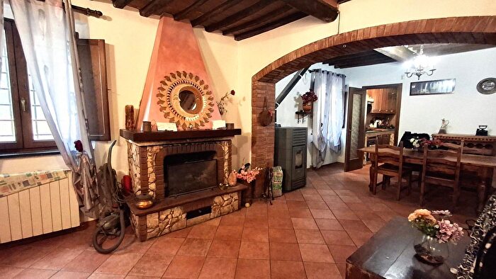 Casa con 5 locali in vendita in San Giuliano Terme