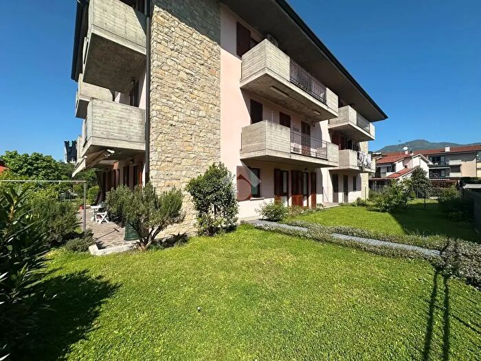 Appartamento trilocale in vendita in Via dei Mille, Sarnico