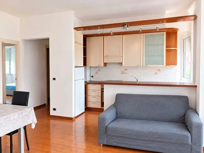 Appartamento trilocale in vendita in Via Canturina, Como