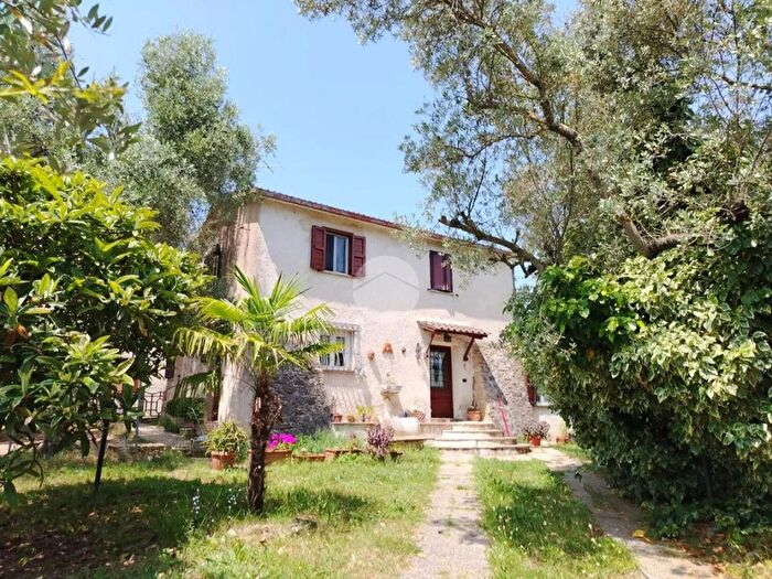 Casa trilocale in vendita in Strada Saliano, Tarano