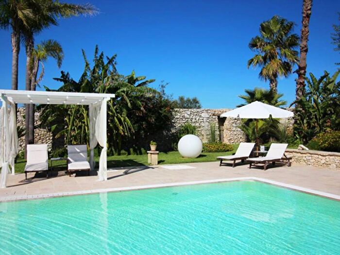 Casa con 6 locali in affitto in Via Don Mauro Cassoni, Martano