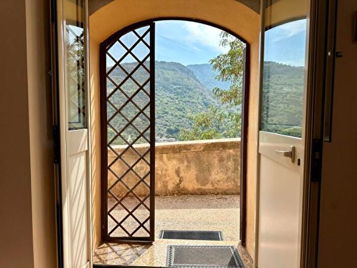 Casa con 6 locali in vendita in Via Raja, Castroreale