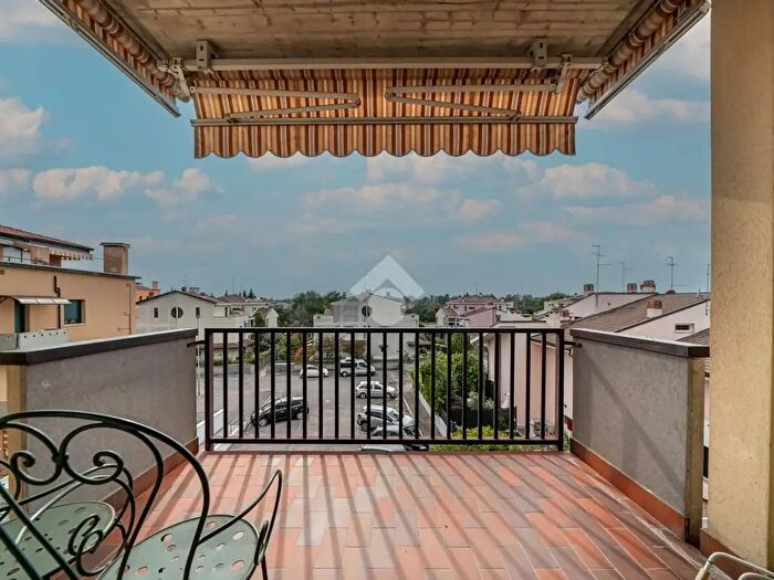 Appartamento quadrilocale in vendita in Via Antonio Salieri, Verona