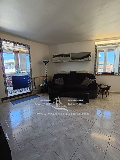 Appartamento bilocale in vendita in Via Rossini, Livorno