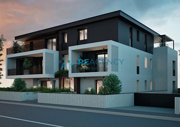 Appartamento quadrilocale in vendita in Via Peschiera, Thiene