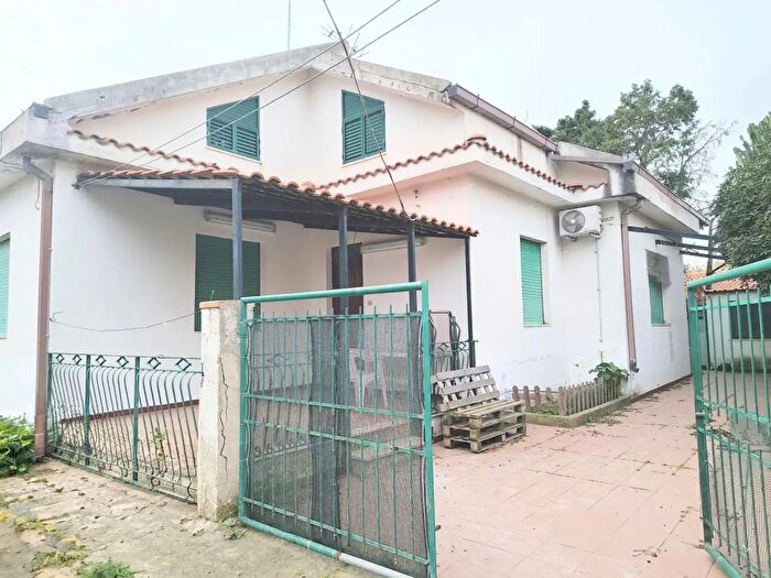 Casa con 5 locali in vendita in Messina