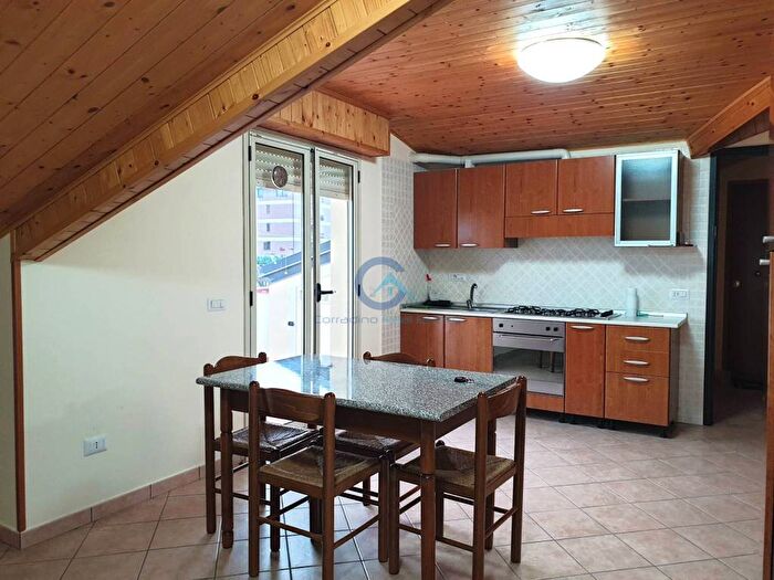 Appartamento trilocale in affitto in Via Michele Maria Manfredi, Fortuna Corvo, Catanzaro