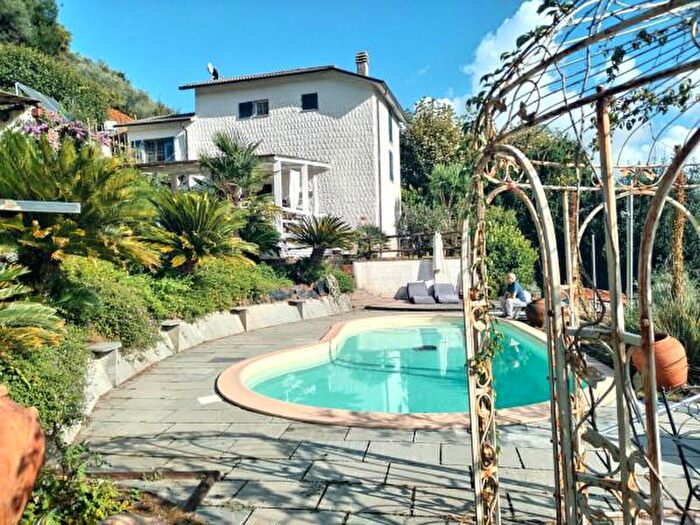 Casa quadrilocale in affitto in Via del Forno, La Spezia