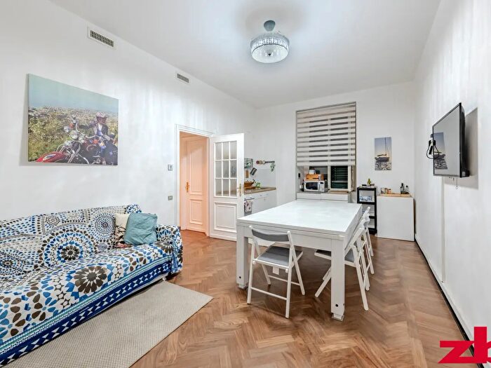 Appartamento quadrilocale in affitto in Via Ricci, Genova
