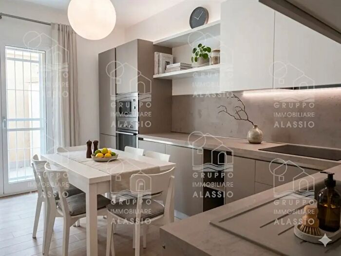 Appartamento trilocale in affitto in Vico Airaldi, Alassio