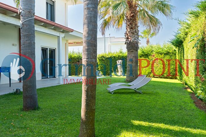 Casa quadrilocale in vendita in Via Charles Le Corbusier, Lecce