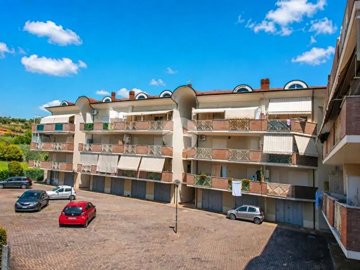 Appartamento trilocale in vendita in Via Giovanni Caccianini Maturanzi, Pineto