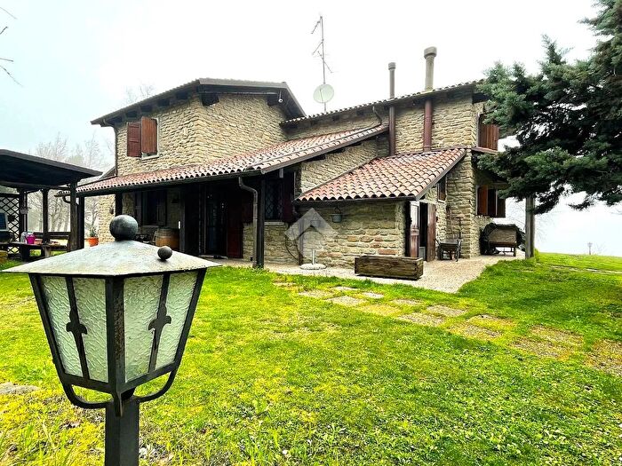 Casa con 6 locali in vendita in Via Casolana, Fontanelice