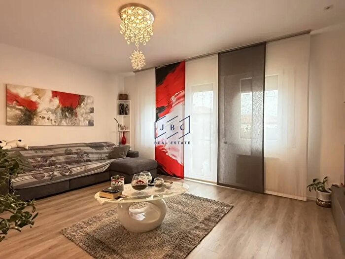 Appartamento trilocale in vendita in Viale San Pio X, Oderzo