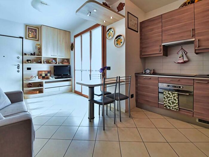 Appartamento bilocale in affitto in via Vittore Pisani, Semicentro, Paderno Dugnano