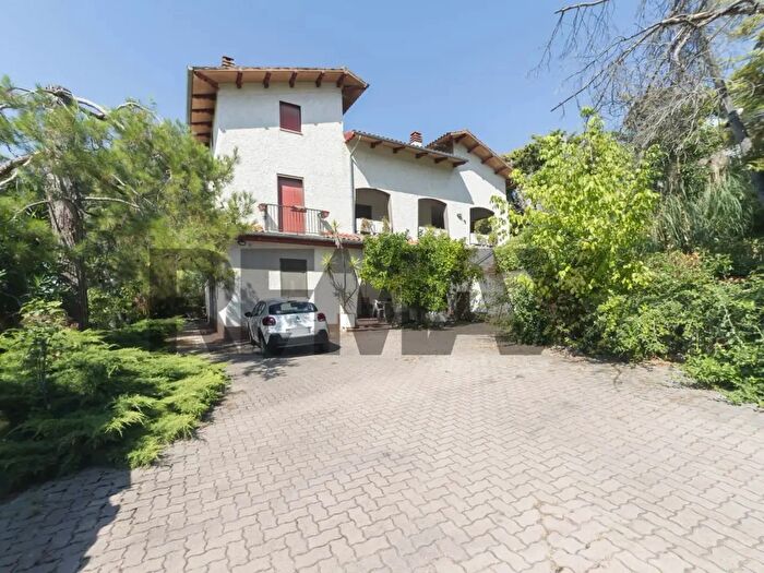 Casa con 6 locali in vendita in Via Flavia, Spoltore