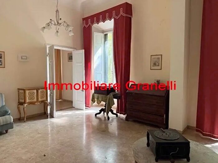 Appartamento con 15 locali in vendita in Firenze