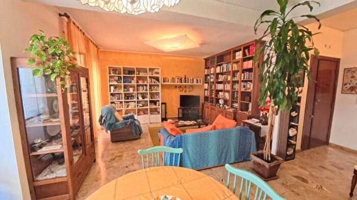 Appartamento quadrilocale in vendita in Via Monte Zebio, Viterbo