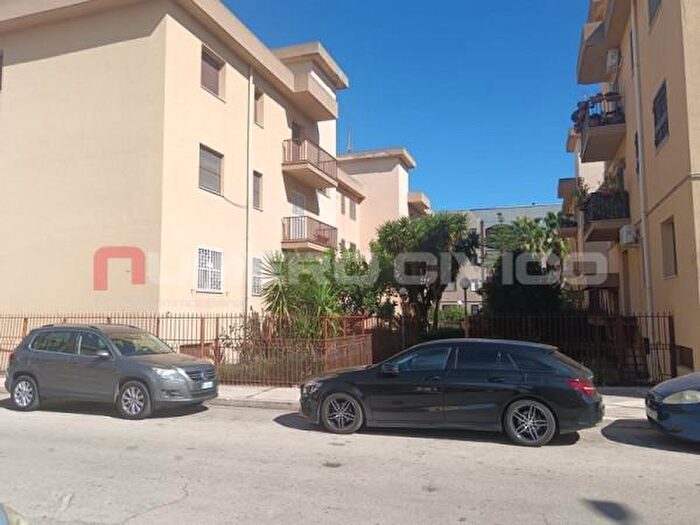 Appartamento trilocale in vendita in Via Martiri di Via Fani, Orta Nova