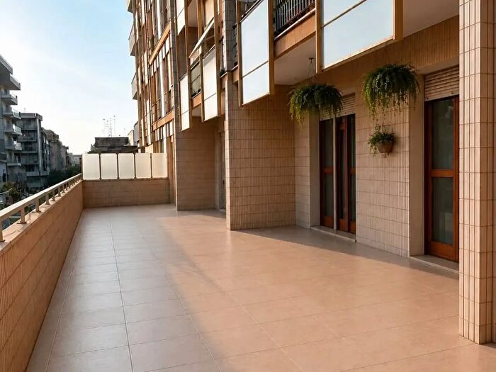 Appartamento con 5 locali in vendita in Via Cesare Battisti, Lecce