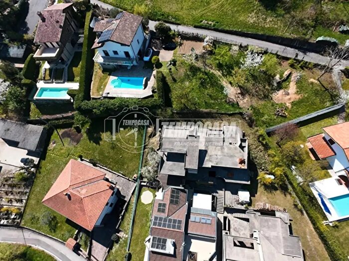 Casa quadrilocale in vendita in Via XXV Aprile, Gandosso