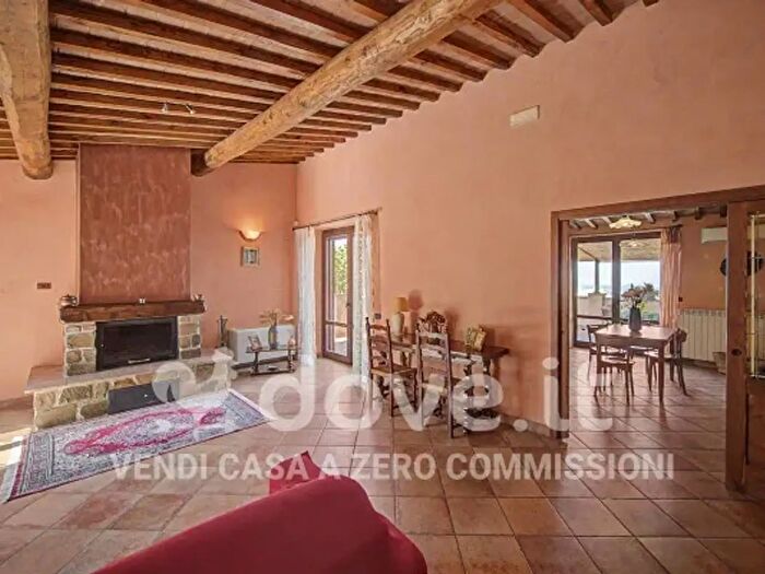 Casa con 6 locali in vendita in Via Caduti di Nassiriya, Casole D'Elsa