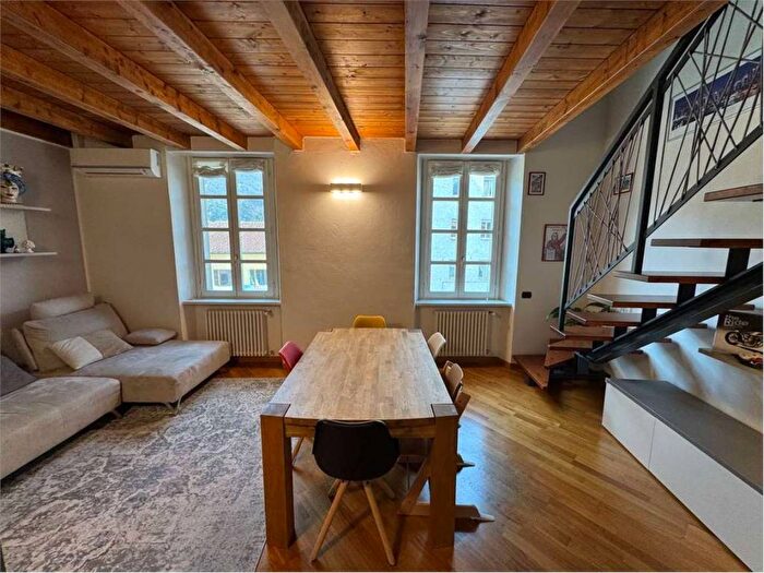 Appartamento trilocale in affitto in Via Milano, Borghi, Como