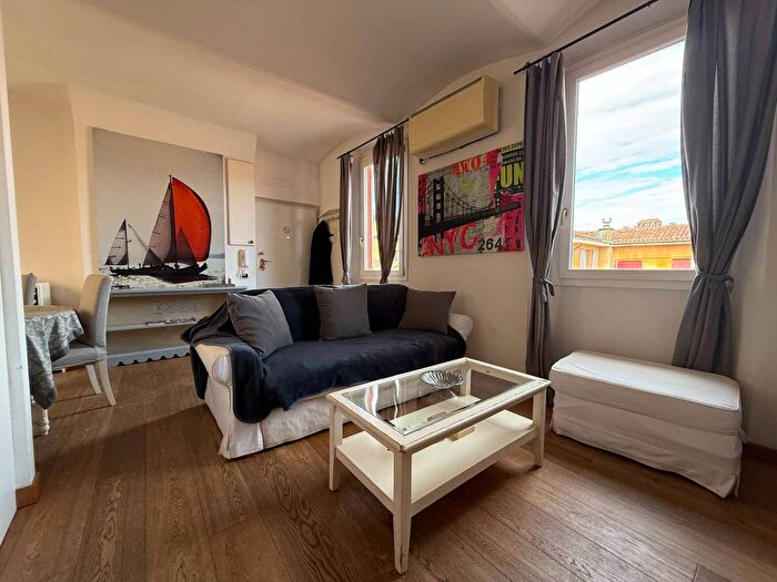 Appartamento trilocale in affitto in Via de Griffoni, Centro Storico, Bologna