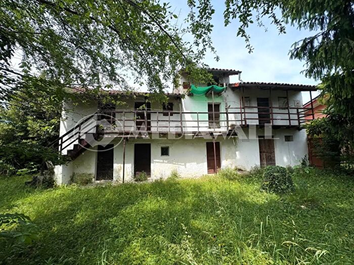 Casa con 6 locali in vendita in Aviano