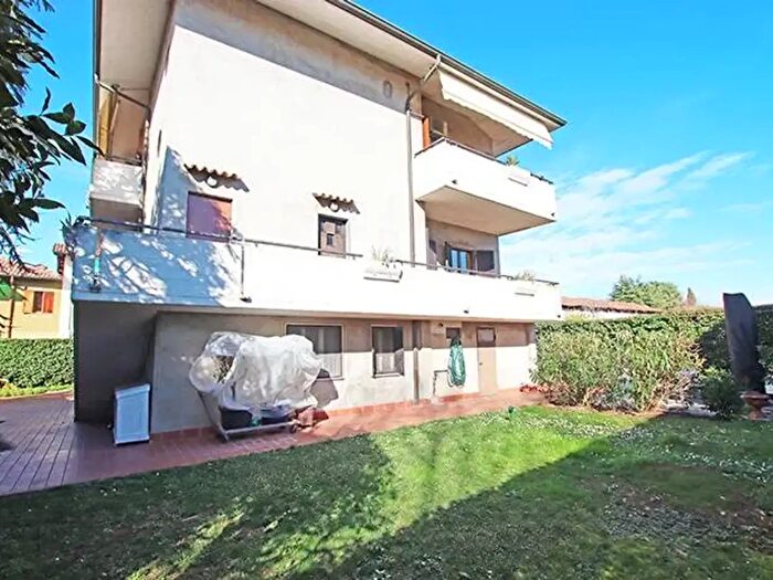 Casa con 10 locali in vendita in Via Santo Jesus, Curno