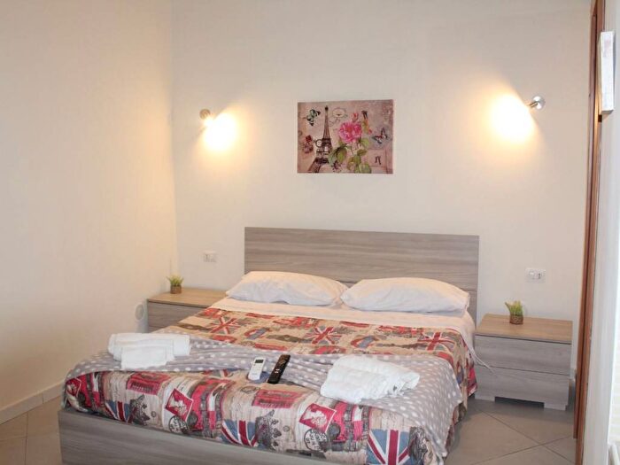 Appartamento monolocale in affitto in Via Vincenzo De Monte, Sanità, Napoli